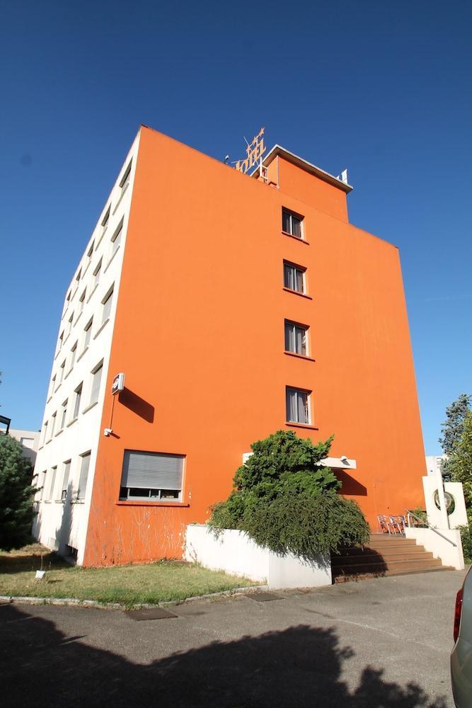 Adonis Lyon Est Hôtel Artys Saint-Priest-en-Jarez Exterior foto