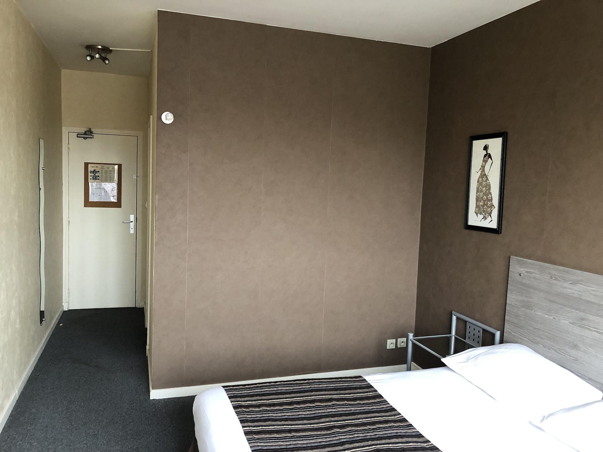 Adonis Lyon Est Hôtel Artys Saint-Priest-en-Jarez Exterior foto