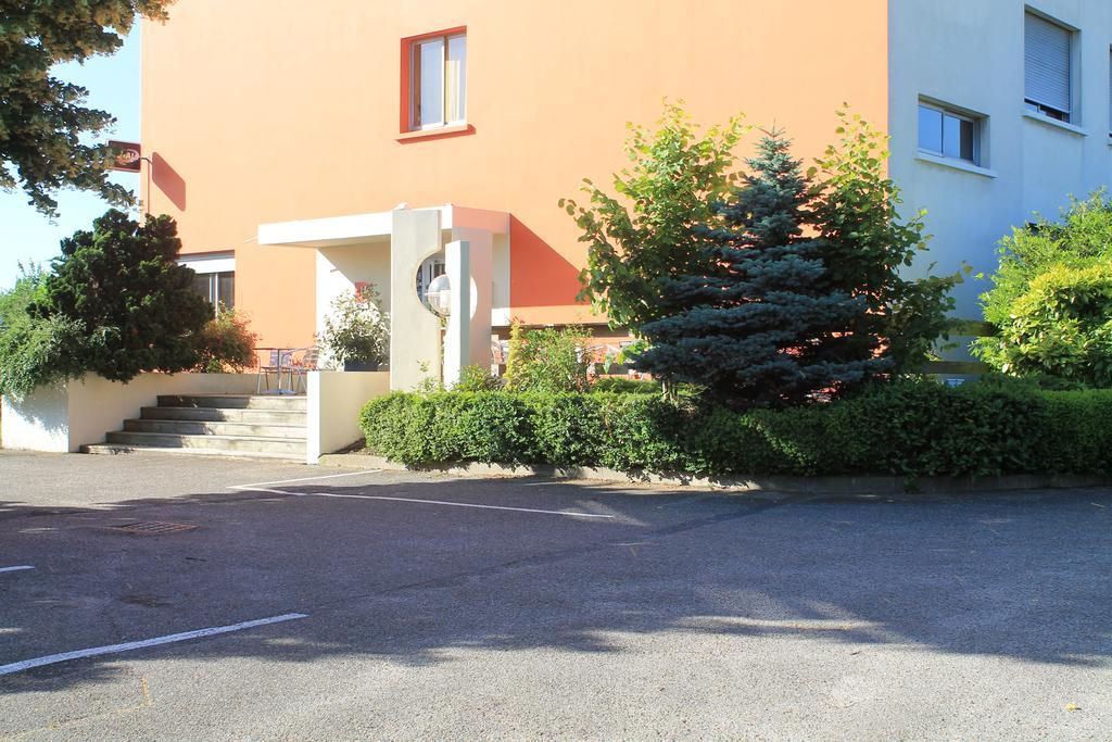 Adonis Lyon Est Hôtel Artys Saint-Priest-en-Jarez Exterior foto